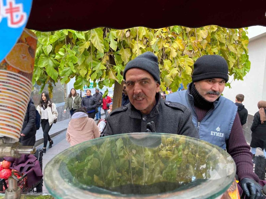 Çeyrek Asırdır Portakal Ve Nardan Geçimini Sağlıyor