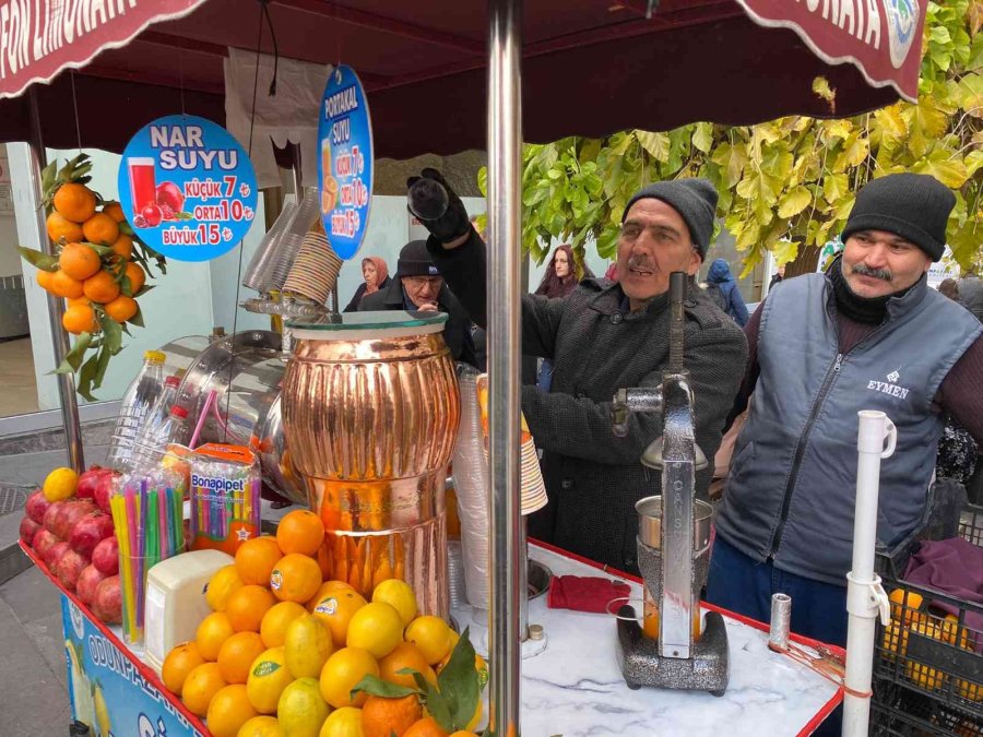 Çeyrek Asırdır Portakal Ve Nardan Geçimini Sağlıyor