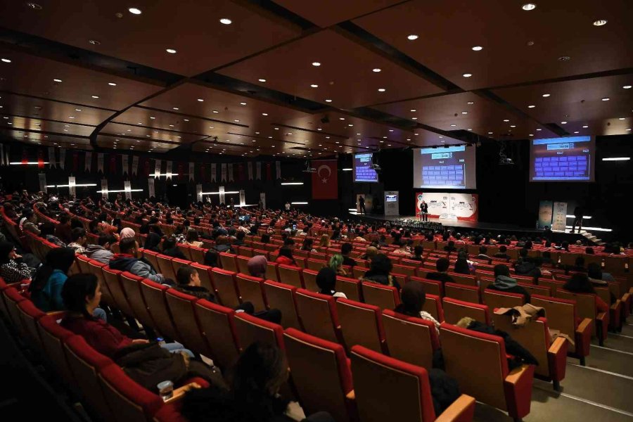 Büyükkılıç, Kaymek’li Gençlerle Yarışma Ve Seminerde Buluştu