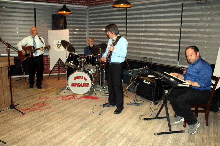 Taş Mektepli Emekli Öğretmenler Buluştu