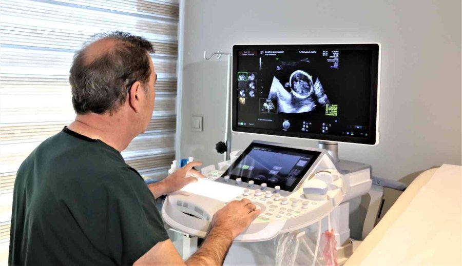 Korona Virüse Yakalanan Emziren Annelere Uzmanından Müjdeli Haber