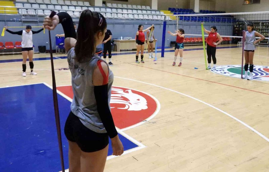 Kepez’in Sultanları Finale Hazırlanıyor