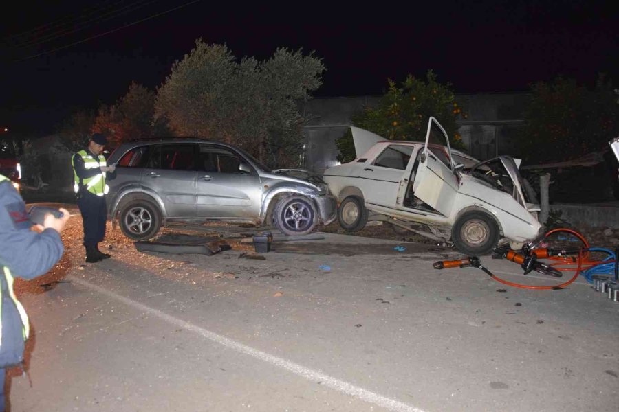 Antalya’da Cip İle Otomobil Çarpıştı: 2 Ölü, 3 Yaralı