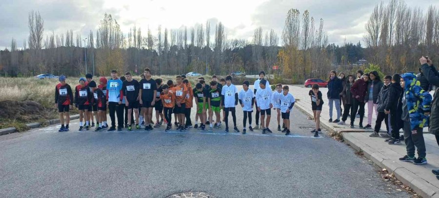 Okul Sporları Kros Müsabakaları Sona Erdi