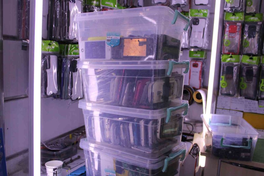 Hurda Cihazların İçinde Altın Arıyor