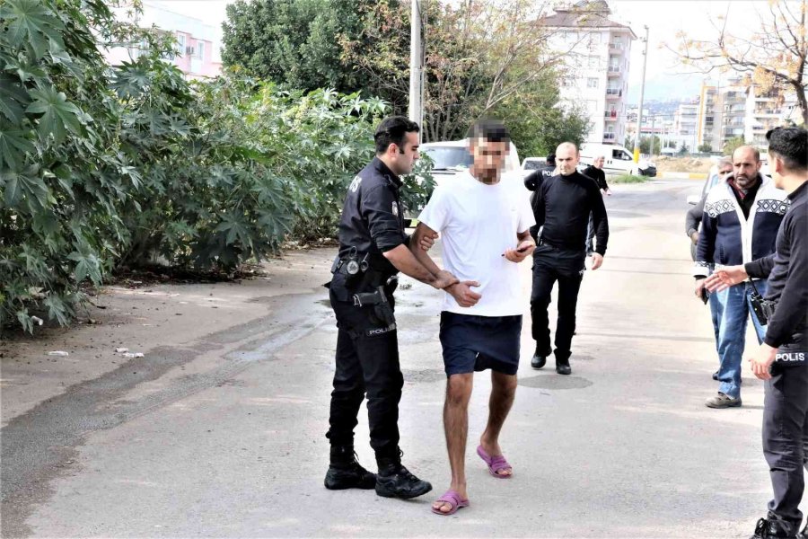 Önce Annesini Dışarı Çıkardı, Sonra Tüm Odaları Ateşe Verdi