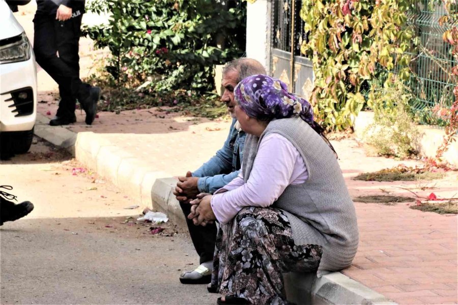 Önce Annesini Dışarı Çıkardı, Sonra Tüm Odaları Ateşe Verdi