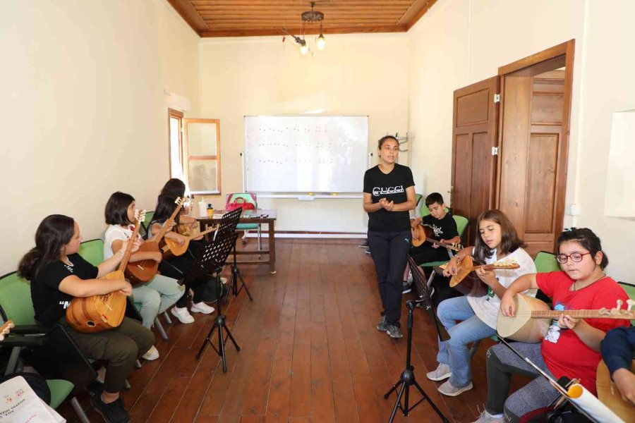 Talas’tan Çocuklara Özel Bağlama Kursu