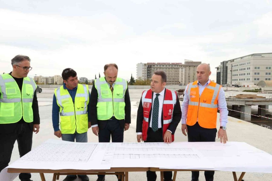 Akdeniz Üniversitesi Katlı Otopark’ın Kaba İnşaatı Yıl Sonuna Tamamlanacak