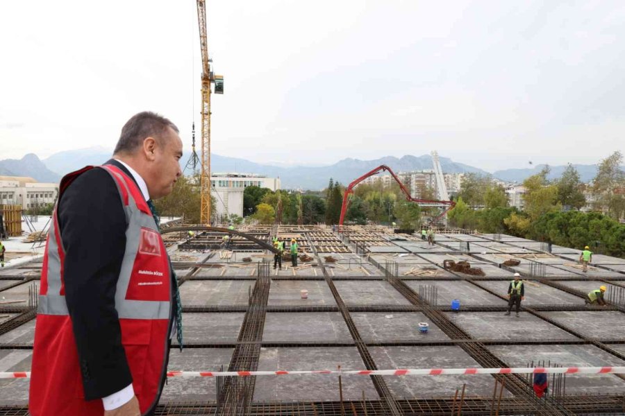Akdeniz Üniversitesi Katlı Otopark’ın Kaba İnşaatı Yıl Sonuna Tamamlanacak