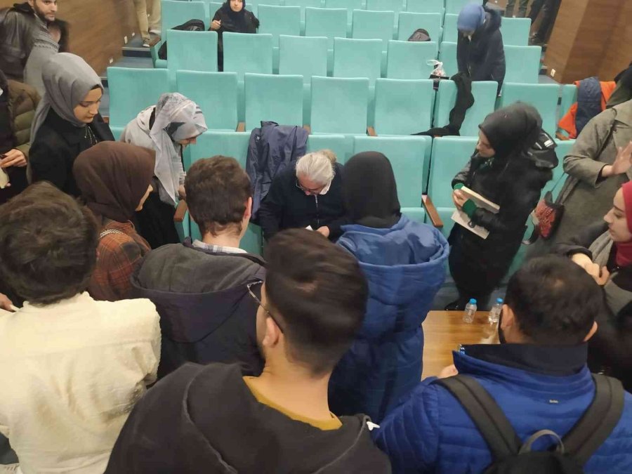 Aöb Kitap Okuma Akademisi’nin Konuğu Şair Ali Ural Oldu