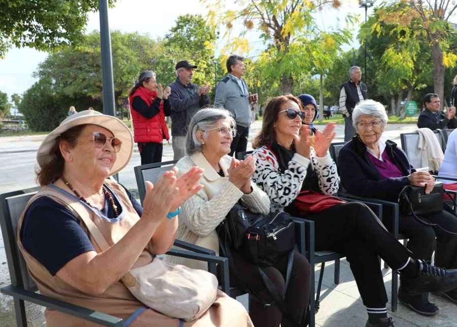 Aktif Yaşlı Merkezi Tsm Korosu’ndan Emeklilere Konser