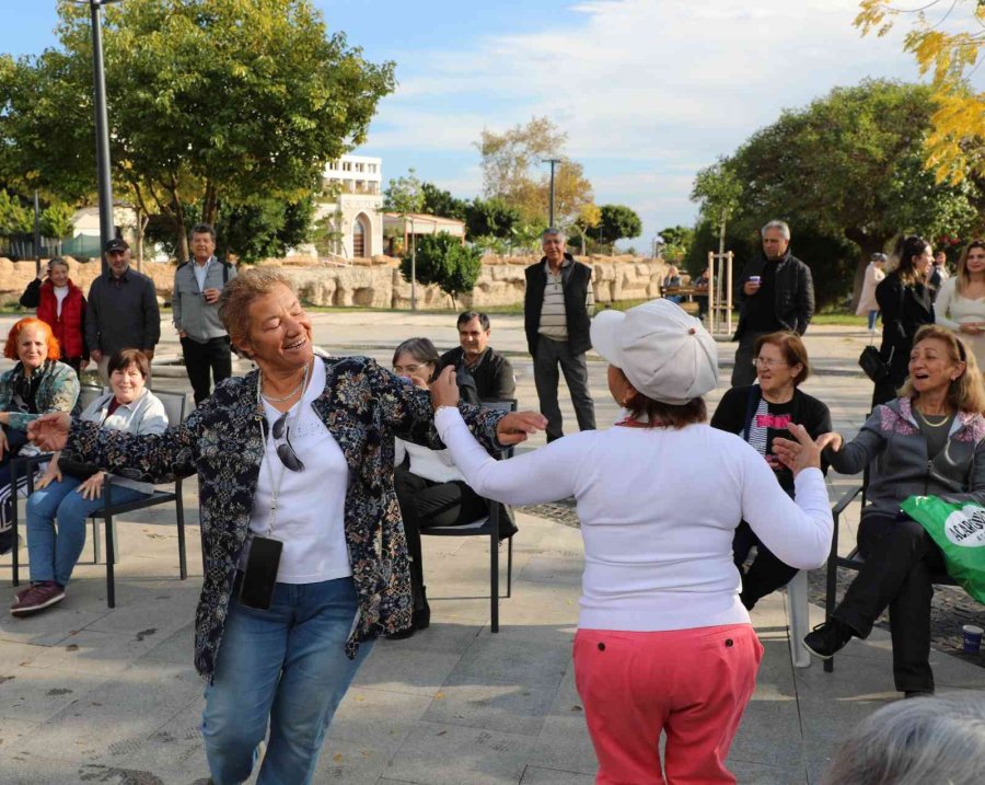 Aktif Yaşlı Merkezi Tsm Korosu’ndan Emeklilere Konser