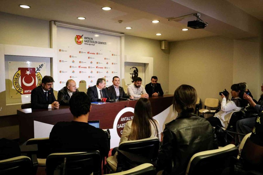 Antalya İl Emniyet Müdürü Çevik, Manavgat’taki Çatışmanın Detaylarını Paylaştı