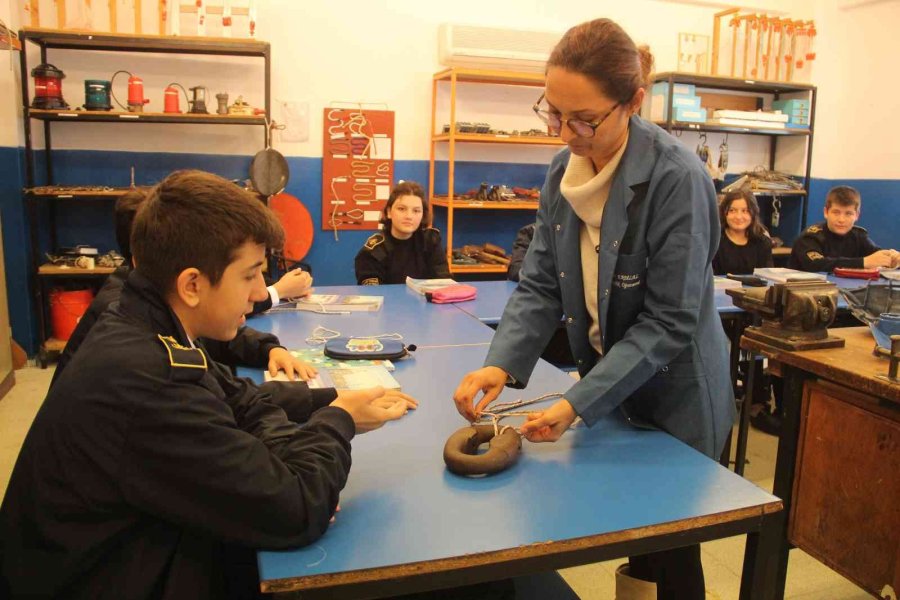 Genç Kızların Yeni Gözdesi Denizcilik