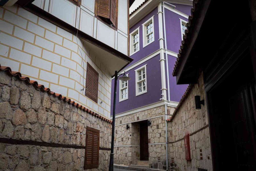 Antalya Kaleiçi’nde “tarihi” Kirlilik