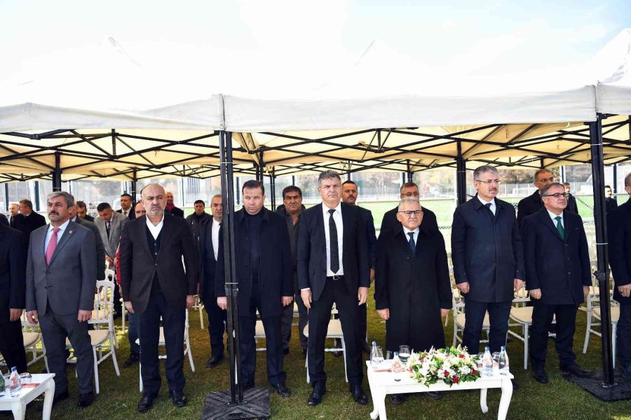 Kayseri Büyükşehir Belediyesi’nden Amatör Kulüplere Malzeme Desteği