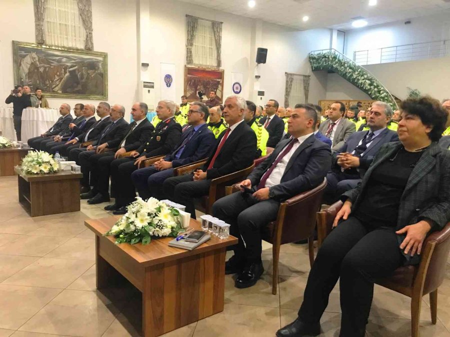 "trafik Birim Amirleri Bölge Değerlendirme Toplantısı" Konya’da Yapıldı