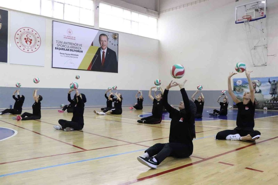 Oturarak Voleybol Kadın A Milli Takımı Karaman’da Çalışmalara Devam Ediyor