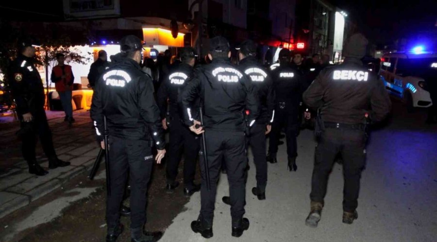 Nişanda Töreninde “argo Konuşma” Kavgası: Tekme Ve Yumruklar Havada Uçuştu