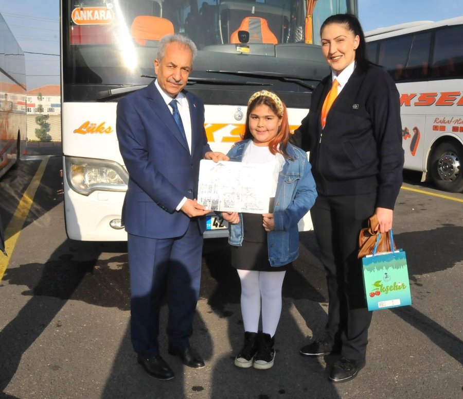 Akşehir’in Şehirlerarası Tek Kadın Şoförü Funda Çeper Babasının İzinde