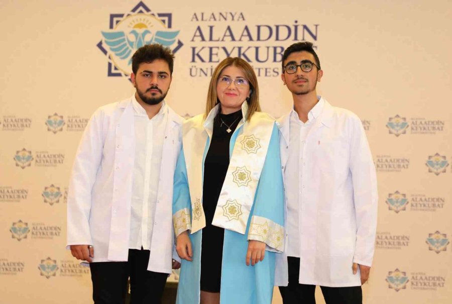 Alkü’de Hekim Adaylarının Beyaz Önlük Heyecanı