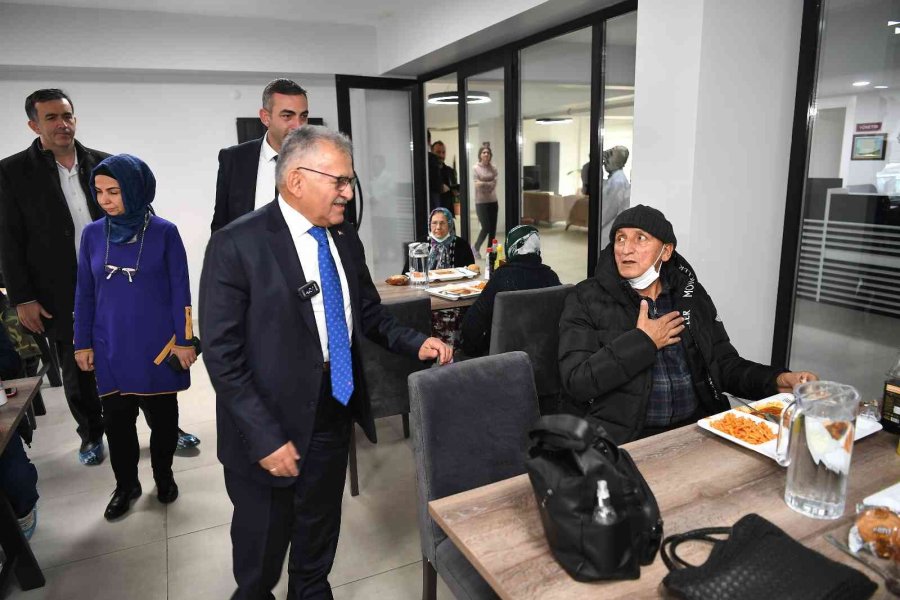 Hasta Yakınlarına 5 Yıldızlı Otel Konforunda Hizmet: Hasta Ve Hasta Yakınları Misafirhanesi