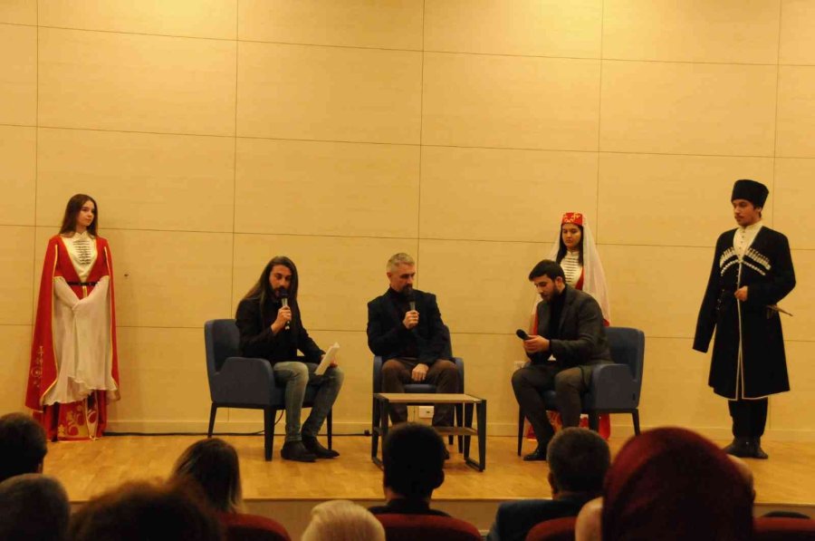 ’kafkasya Efsaneleri Sergisi ’ Açıldı