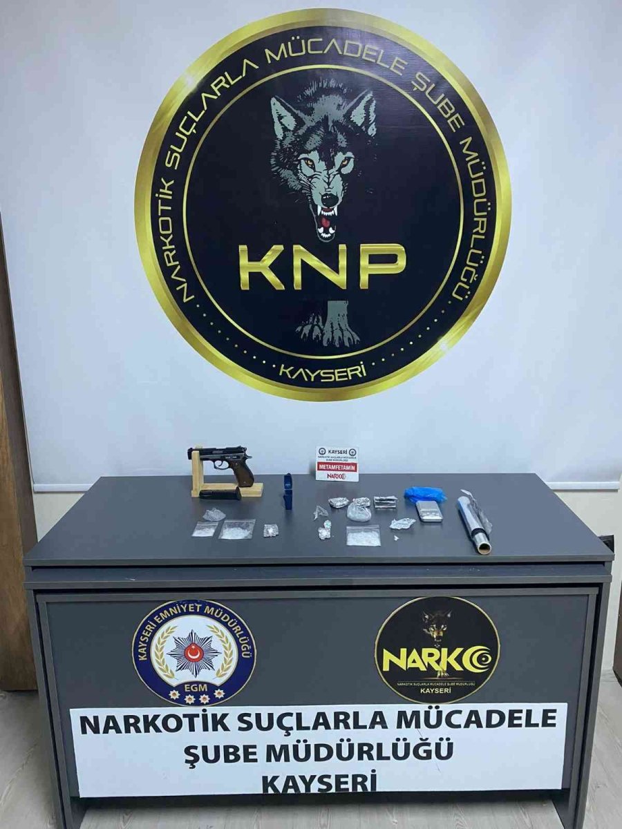 Uyuşturucu Operasyonunda Asansör Kabininden Hassas Terazi Çıktı