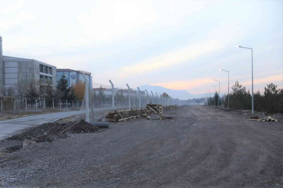 Melikgazi, Daha Konforlu Ve Seri Ulaşım İçin Yeni Alternatif Yol Çalışmasına Başladı