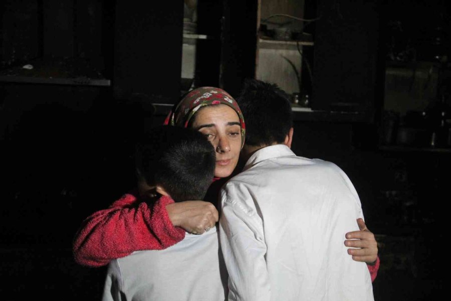 İşe Giden Anne, Dönüşte Evini Yanmış Halde Buldu