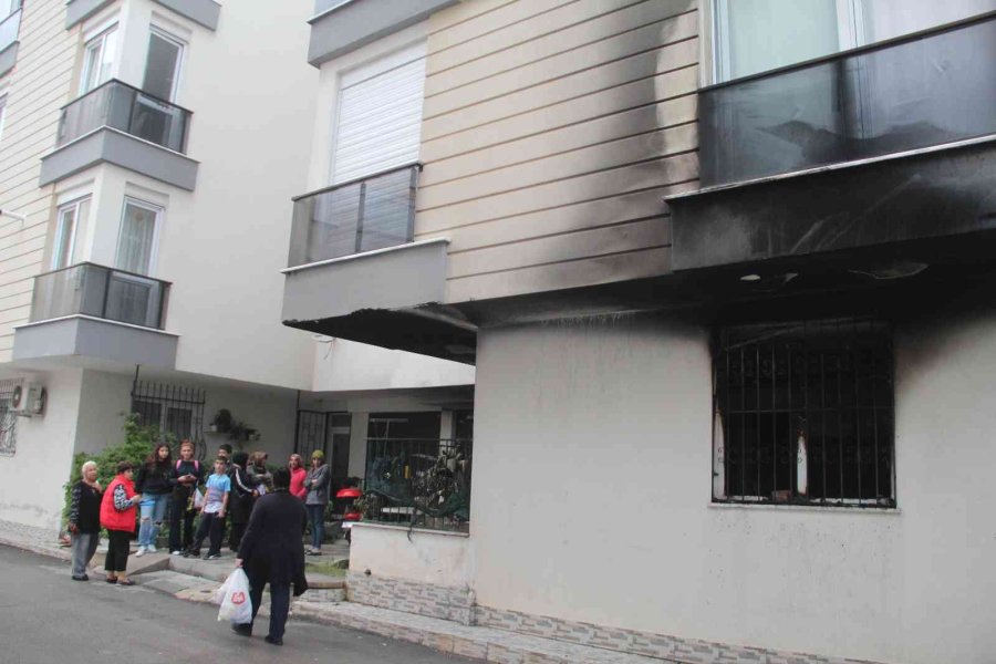 İşe Giden Anne, Dönüşte Evini Yanmış Halde Buldu