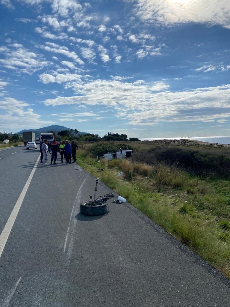 Alanya’da Çarpışan Otomobiller Şarampole Savruldu