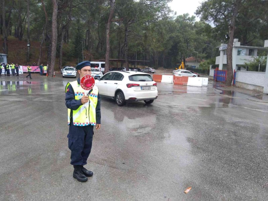 Kemer’de Engelli Vatandaşları Gururlandıran Uygulama
