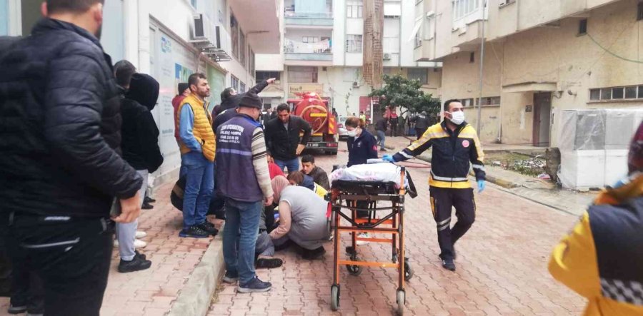 Yanan Evinin Son Halini Görünce Fenalık Geçirdi