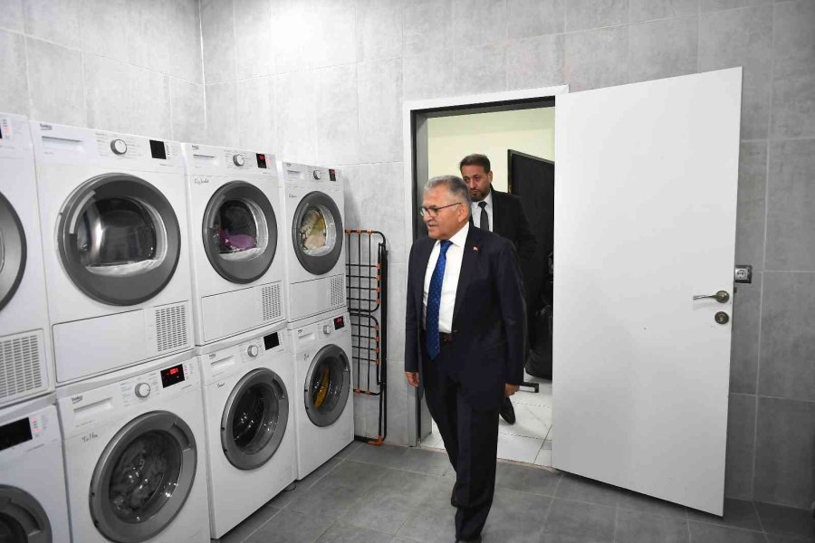 Çamaşır Yıkama Merkezi Takdir Topluyor