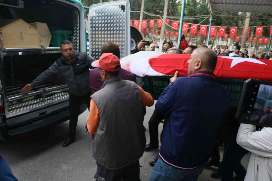 Okulda Öldürülen Öğrenci, Beyaz Duvağıyla Son Yolculuğuna Uğurlandı