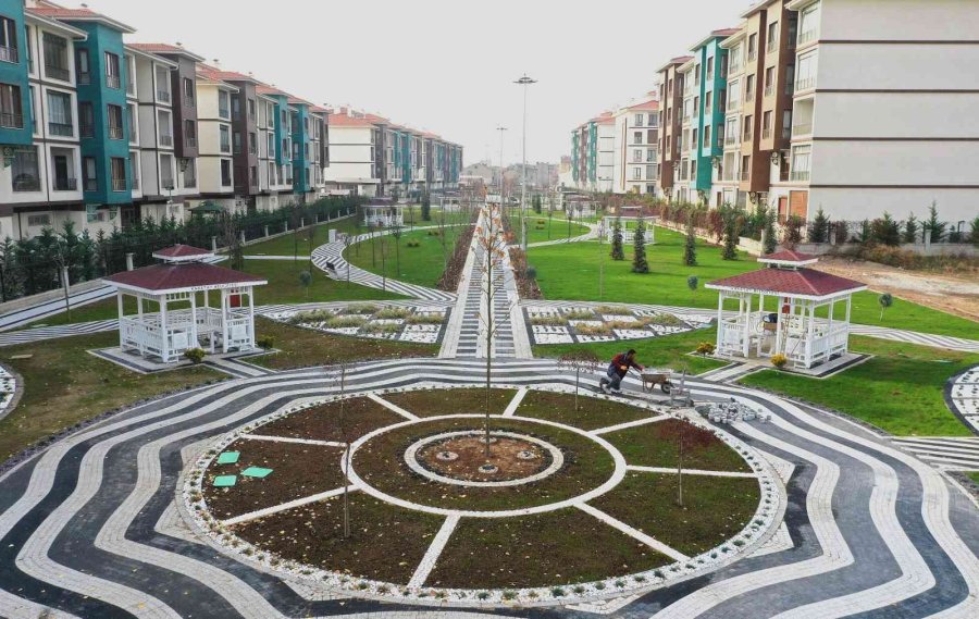 Karatay Belediyesi İlçeyi Yeni Park Ve Yeşil Kuşaklarla Donatıyor