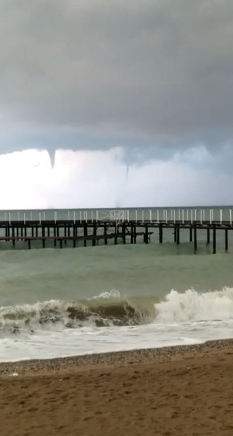 Antalya’da Sağanak Yağmur Hayatı Felç Etti