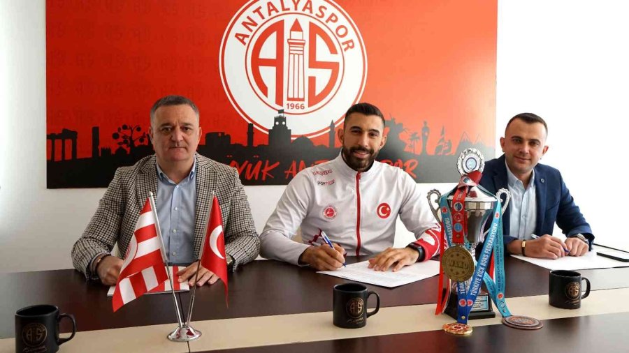 Boksör Mehmet Mıstık, Antalyaspor’da