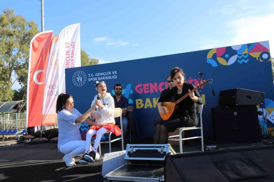 Akdeniz Üniversitesi’nde, ’sevginle Engel Yok Spor Kültür Ve Sanat Şenliği’ Düzenlendi