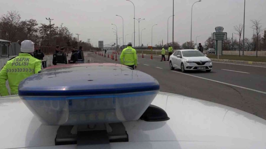 Karayollarında Uzun Namlulu Silahlarla Sıkı Denetim