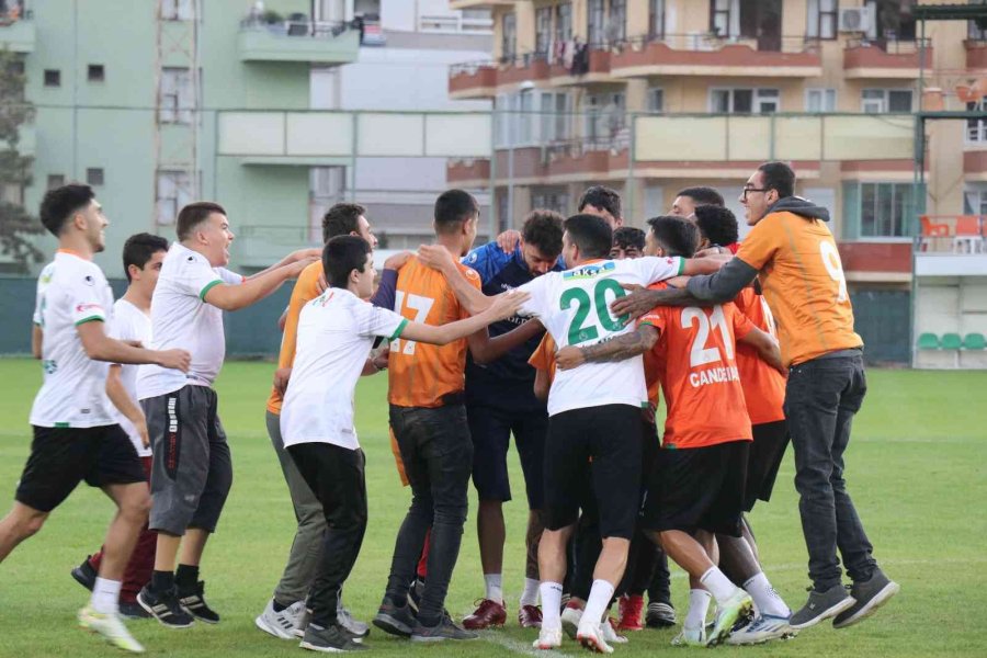 Özel Öğrenciler Alanyaspor İle Özel Maçta Buluştu
