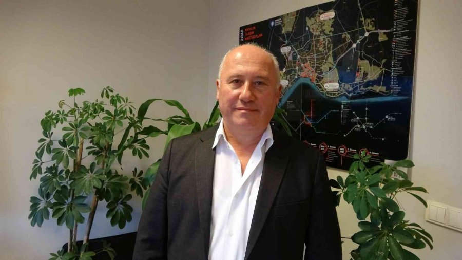 Yağmurdan Kaçarak Halk Otobüsüne Sığınan Köpek Yolcularla Seyahat Etti