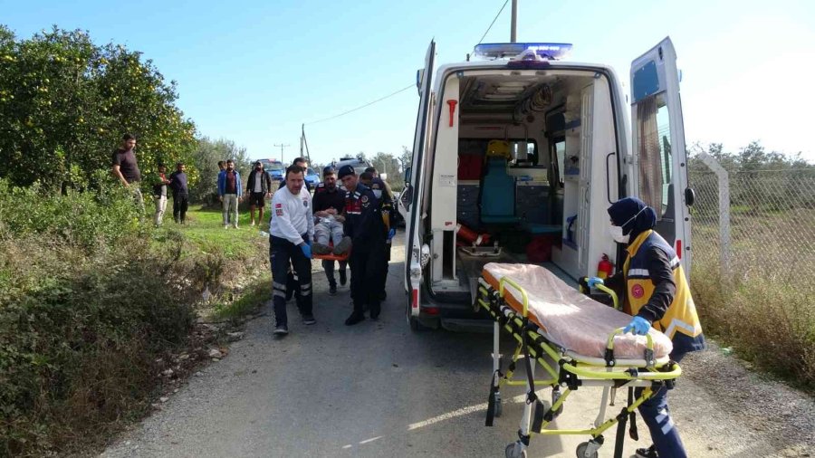 Antalya’da Kamyonet Otomobille Çarpıştı: 2 Yaralı