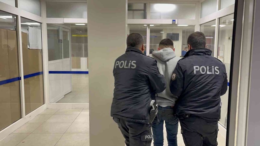 Hastaneden Kaçan Şüpheli Kovalamaca Sonucu Yakalandı
