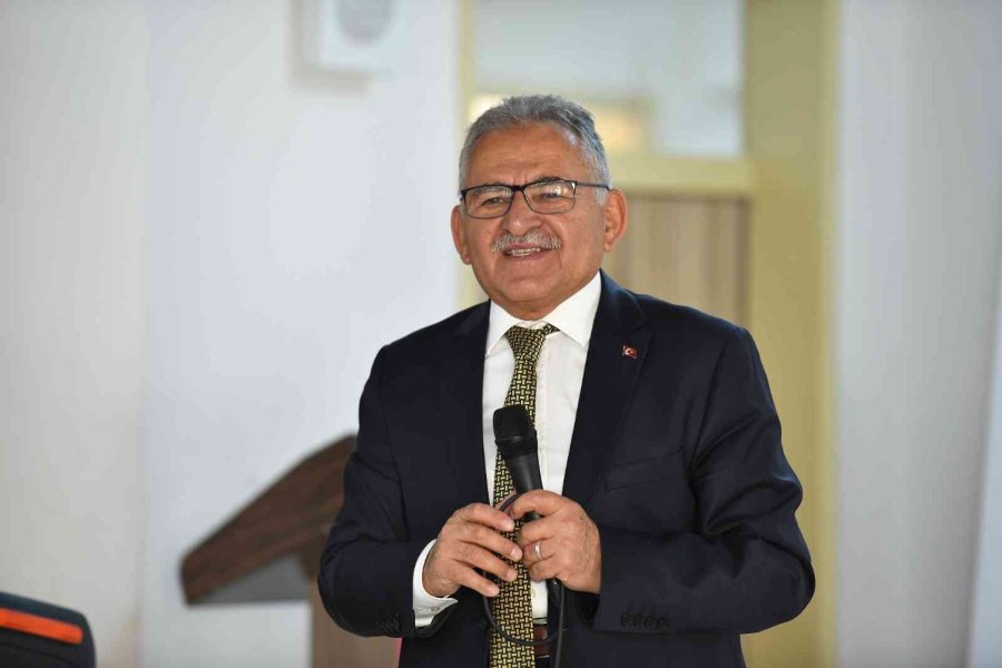 Başkan Büyükkılıç, Kariyer Günleri’nde Öğrencilerle Tecrübelerini Paylaştı