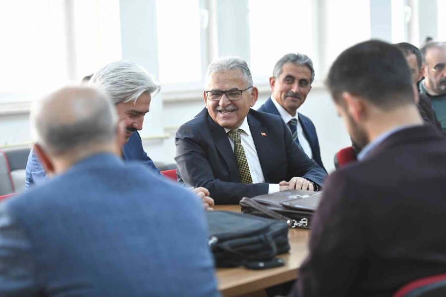 Başkan Büyükkılıç, Kariyer Günleri’nde Öğrencilerle Tecrübelerini Paylaştı