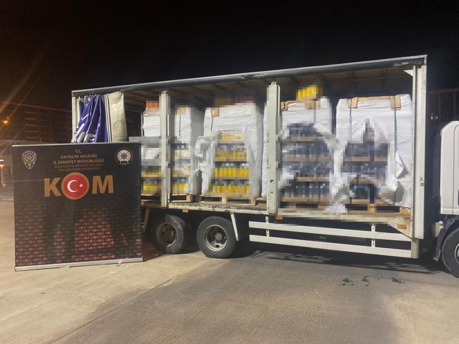 Antalya’da 5 Bin 232 Şişe Sahte Alkol Ele Geçirildi