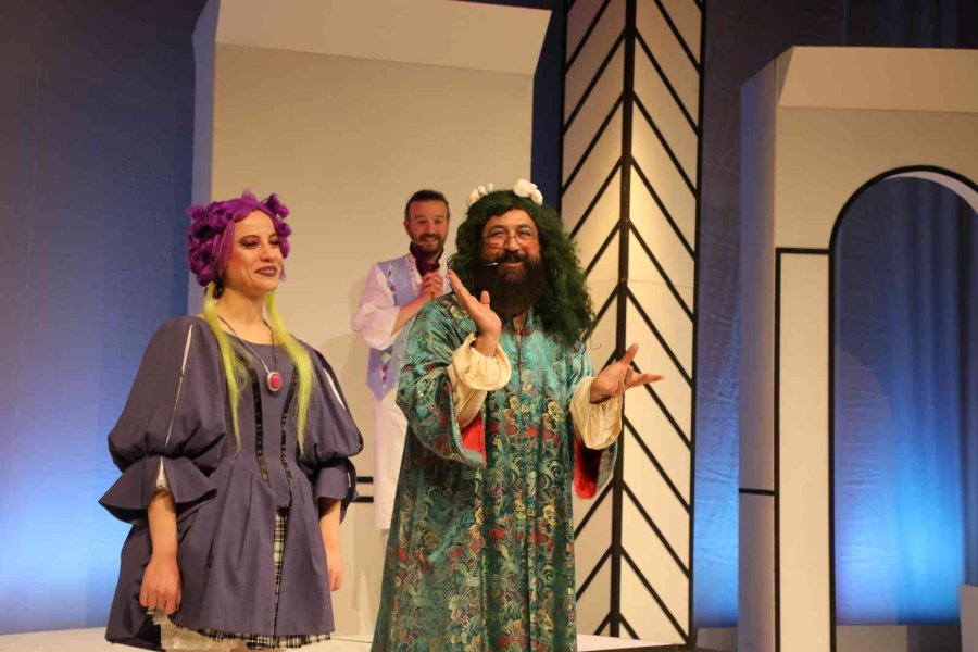 Antalya Şehir Tiyatrosu’nda 830 Kişilik İki Yeni Tiyatro Sahnesi